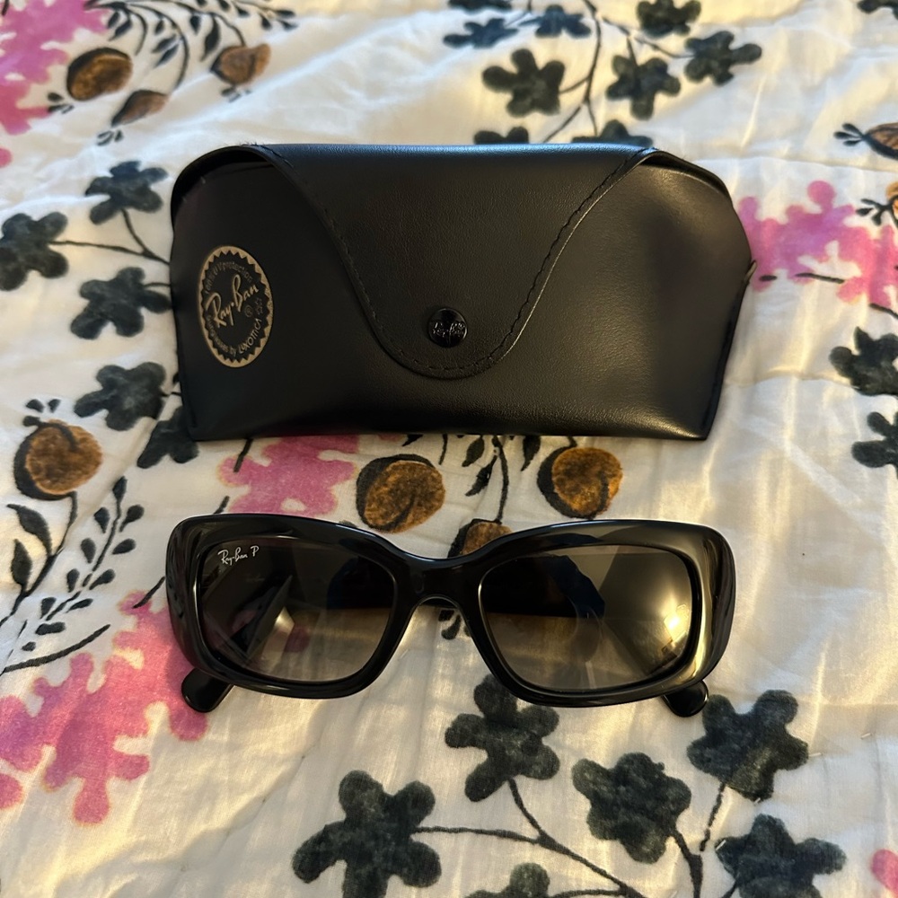 Ray-Ban RB4122 - Discontinued Style